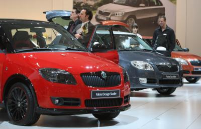 How to Change a Battery on a Skoda Fabia Car (with Pictures)