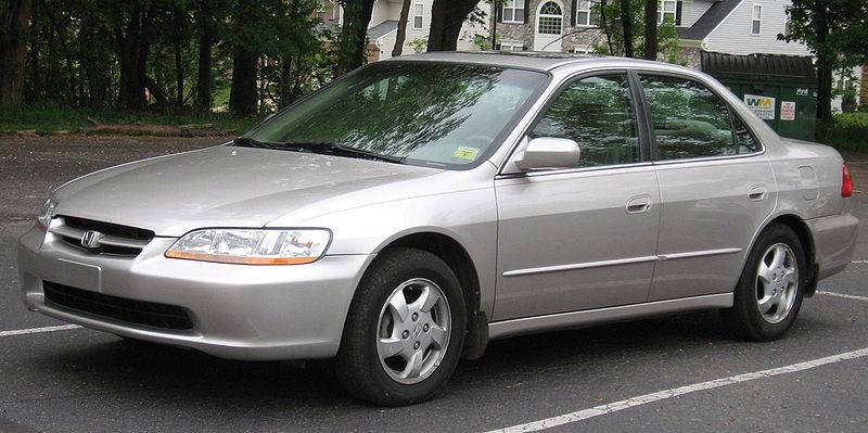 How to Replace the Thermostat in a 1998 Honda Accord