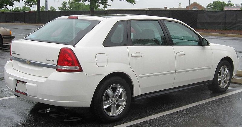 How to Replace a Chevrolet Malibu Maxx Tail Light
