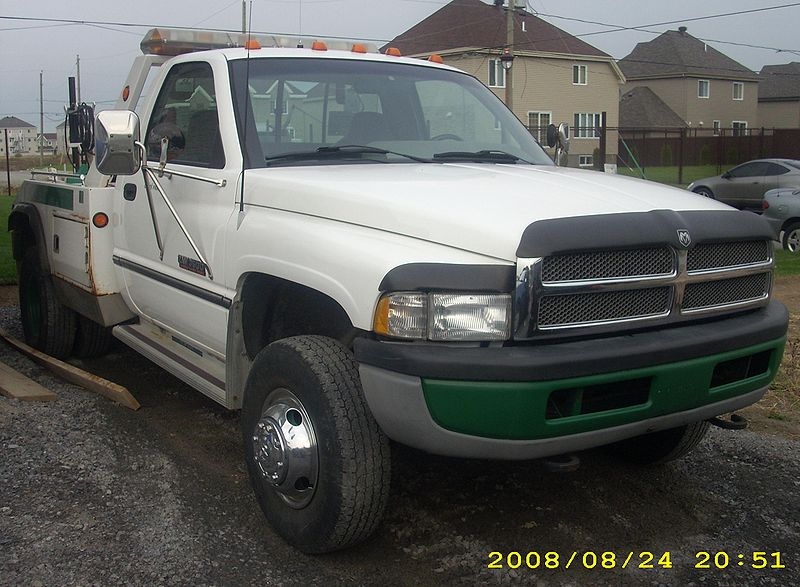 How to Remove Rear Rotors on a Dodge 3500