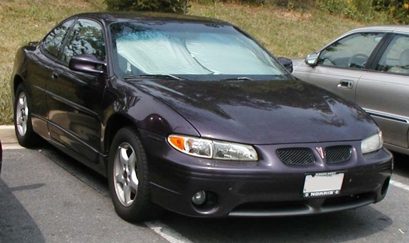 How to Remove a Water Pump From a Pontiac Grand Prix