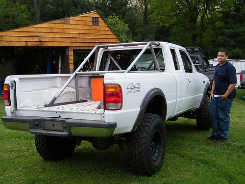 How to Remove a Ford Ranger Tailgate