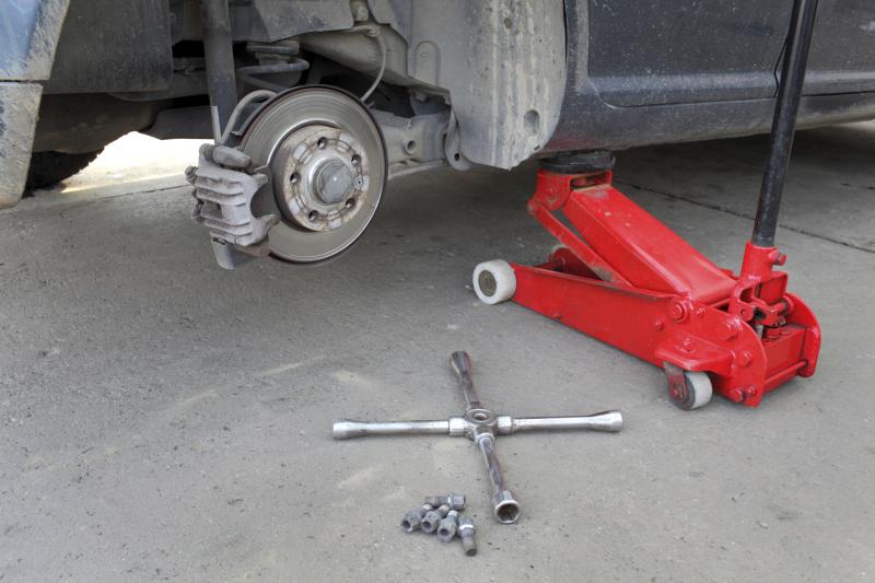 Where to Put the Jack Under a Chevrolet Impala