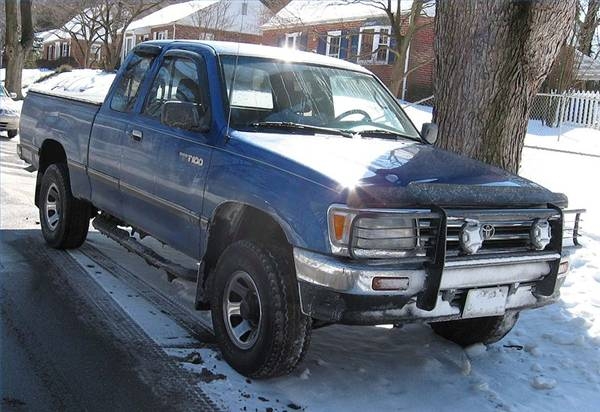 How to Replace a Fuel Pump on a Toyota T-100