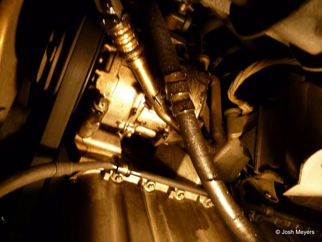 How to Remove the Power Steering Pump From a 2001 Dodge Durango