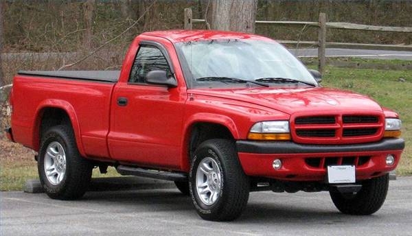 Removing Fuel Injectors From a Dodge Dakota