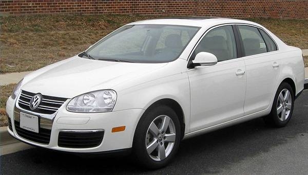 How to Change the Thermostat in a Volkswagen 2.0 Engine