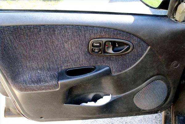 How to Remove Car Door Panels from a Saturn
