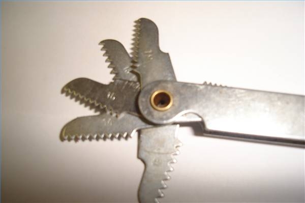 How to Use a Thread Gauge