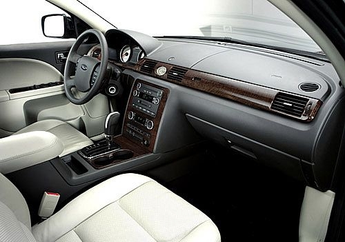 How to Calibrate a Ford Taurus Computerized Compass