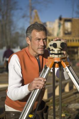 What Is the Difference Between a Transit & Optical Level?