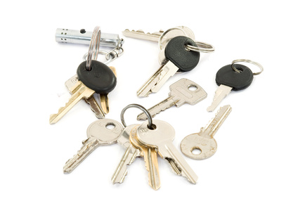 How to Make Replacement Keys for a 2002 Saturn