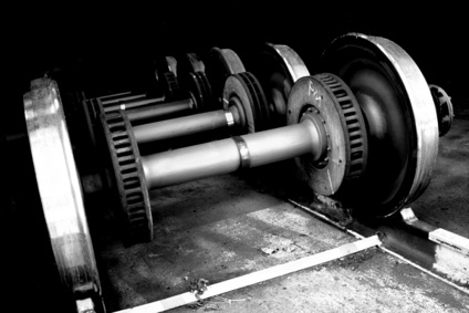 Symptoms of a Defective CV Axle in a Car