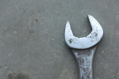 How to Loosen a Rusted Brake Line