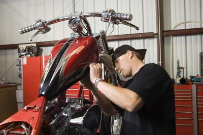 How to Repair the Gas Tank on a Motorcycle