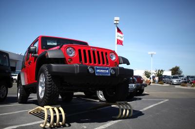 How to Remove the Center Bezel of a Jeep Wrangler
