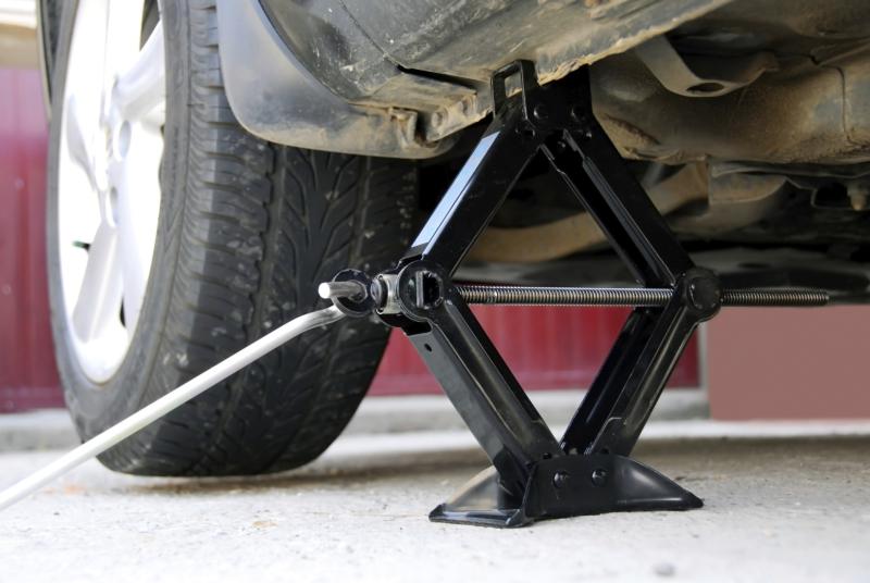 How to Replace the Pitman Arm in a Chevy Truck