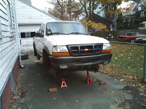 How to Take Out a Ford Ranger Transmission