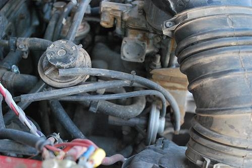 How to Locate a Ford EGR Valve