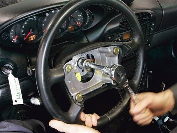 How to Take Off Steering Wheels