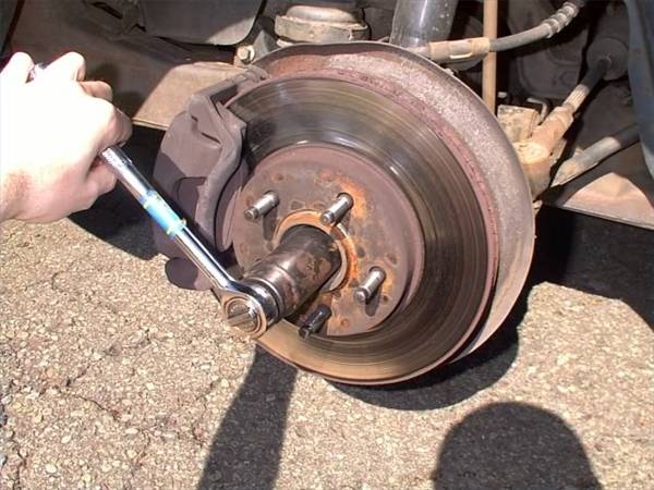 How to Remove a Wheel Hub