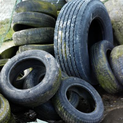 Signs of Bad Tires (with Pictures)
