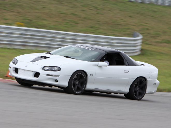 How to Install Double-Adjustable Viking Shocks on a 2001 Camaro