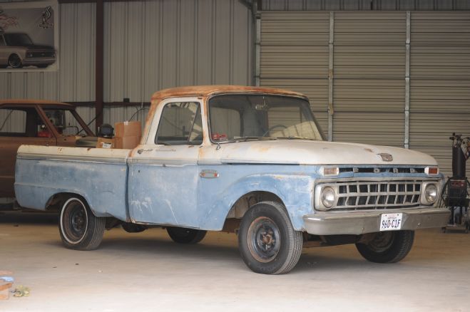 01 1965 Ford F 100 Front Three Quarter