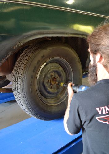 1971 Dodge Dart Loosening Mopar Lugs