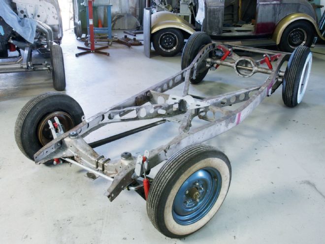 Bringing a 1940 Ford Pickup Truck Chassis Back to Life