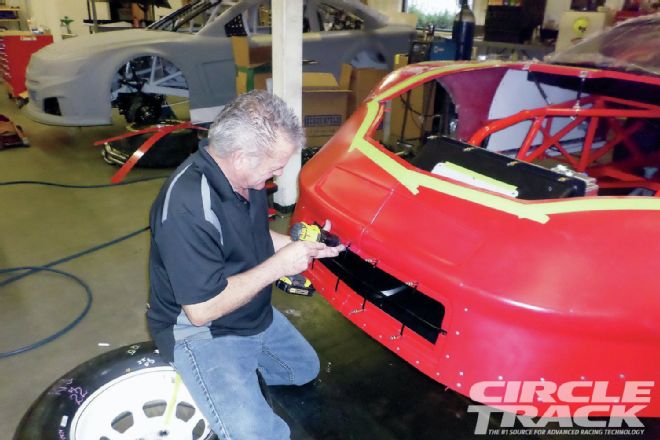 Hanging An ABC Body Kit Mount Up Grille Supports