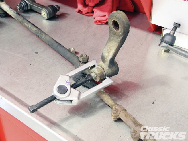 Remove Parts With Tie Rod Puller