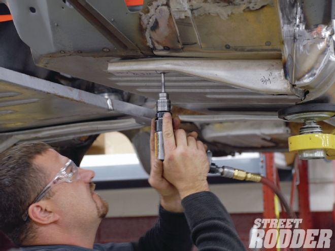 19 1951 Ford Sedan Lowering Inboard Body Mounting