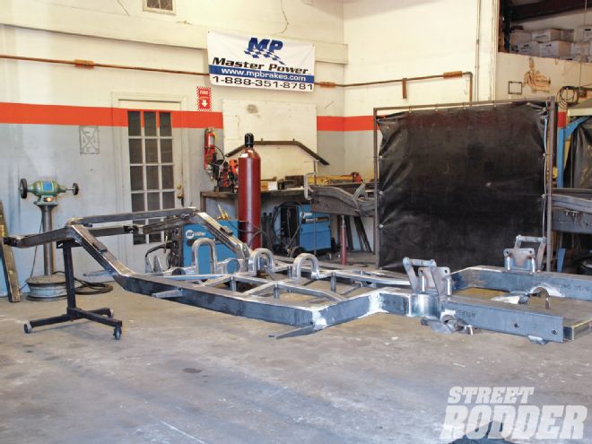 1951 Ford Chassis Fabrication - Framing The ’51 Ford