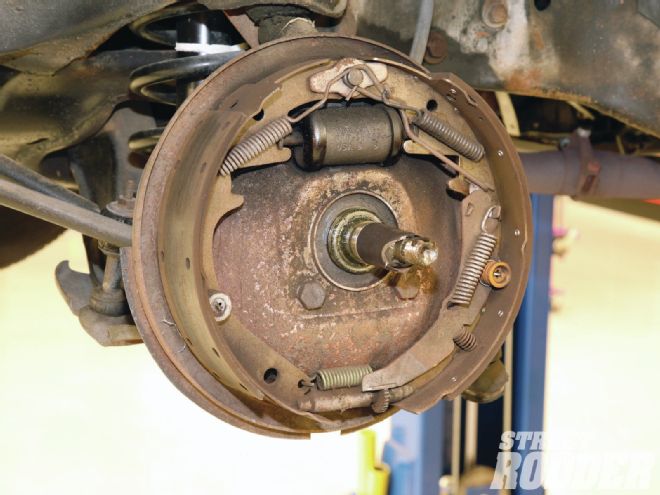 1303sr 03+how To Update 1967 Chevrolet Impala Brakes+outer Bearing And Brake Drum Removed