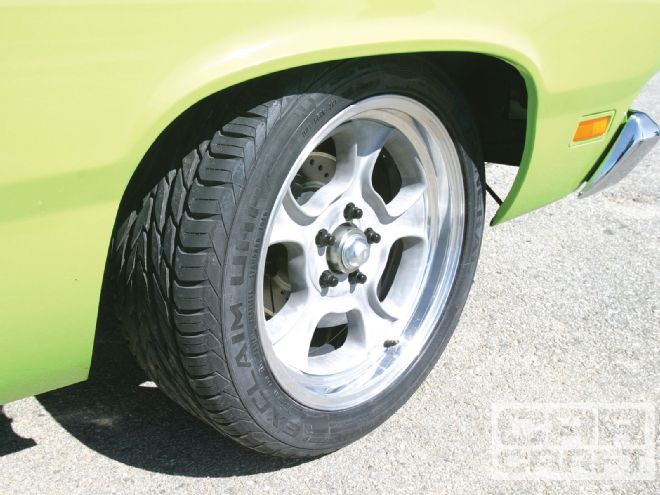 Ccrp 1007 12 O+17 Inch Wheel On A+1969 Plymouth Valiant