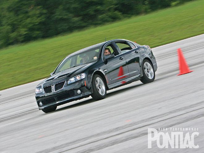 Hppp 0902 01 Z+2008 Pontiac G8+cornering