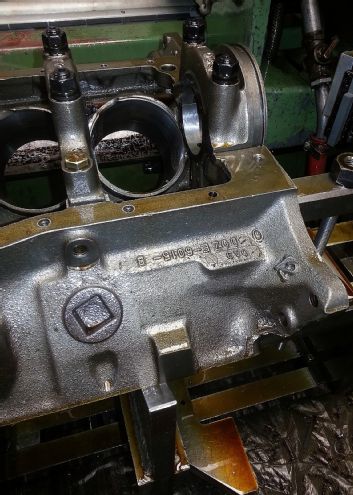 Building a Boss 302 for Street Use