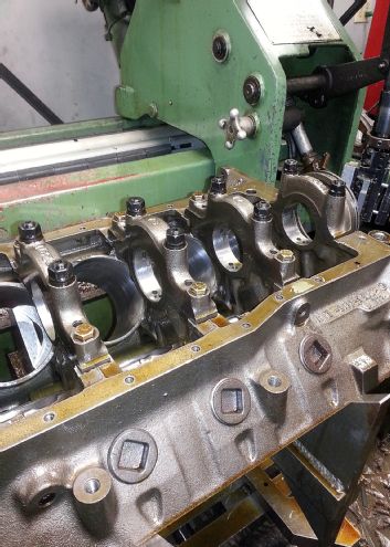 Building a Boss 302 for Street Use