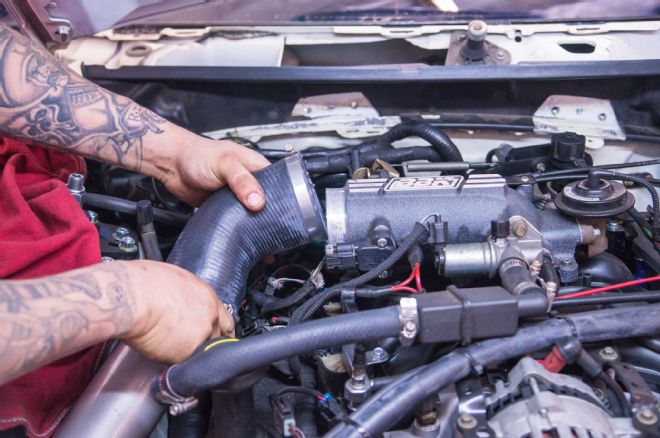 Trick Flow Specialties Streetburner 1999 Mustang Intake Install 04