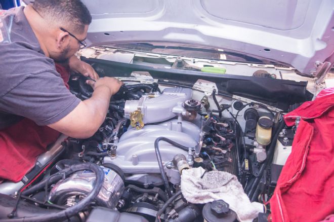 Trick Flow Specialties Streetburner 1999 Mustang Intake Install 30