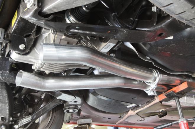 10 Both Mid Pipes Installed 2011 Camaro