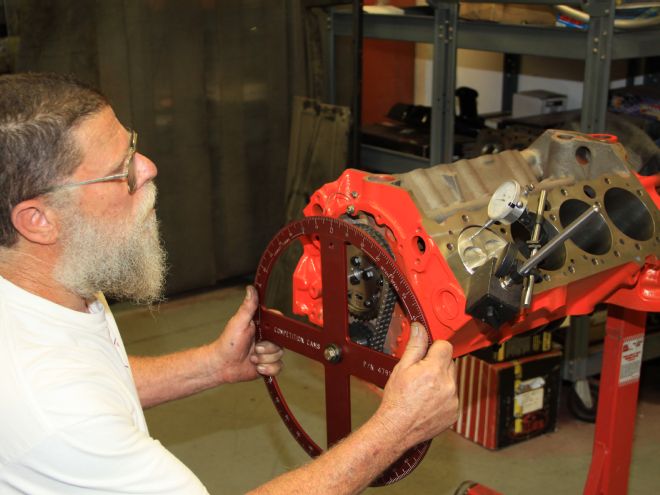 How To Build One Naturally Aspirated and One Blown Chevy Small-block Engine