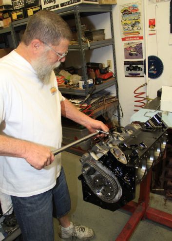 25 Chevy Small Block Engine