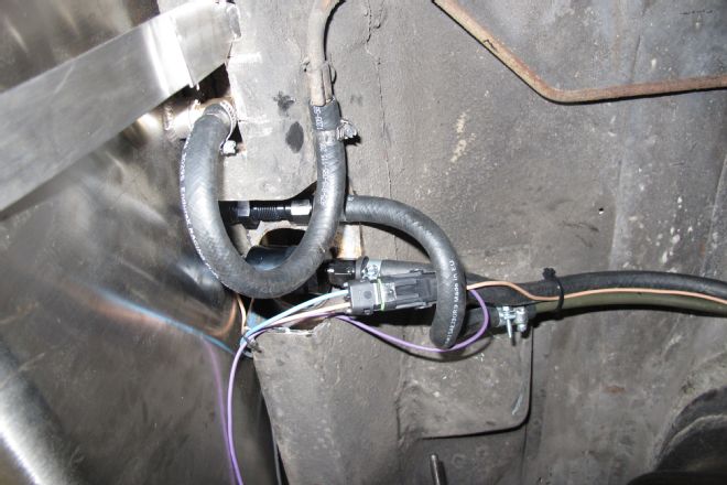 14 Vent Hose Connection