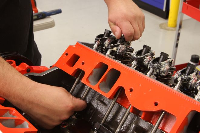383 Chevrolet Engine Build Tightening Poly Locks
