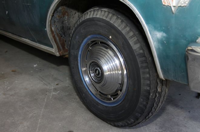 1966 Chevrolet Chevelle Restore Drive 02 Old Tire