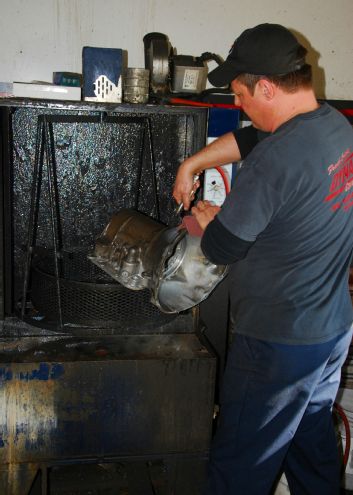 904 Transmission Case Cleaning