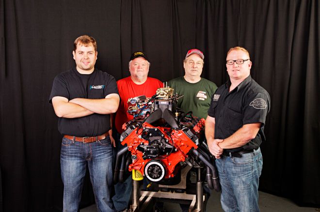 Builders Daniel Boshears Mike Phillips Randy Malik And Cory Short With Gen Iii Hemi Engine