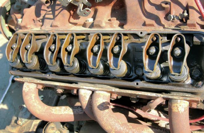 Chevrolet Small Block 350 Missing Valve Covers